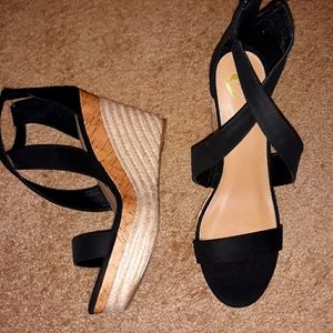 REPORT Wedge Sandal..size 10..black